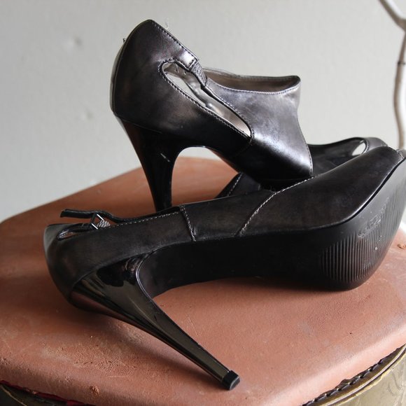 Carlos Santana Pewter Gray Metallic High Heel Pumps US Size 8 - Picture 10 of 12
